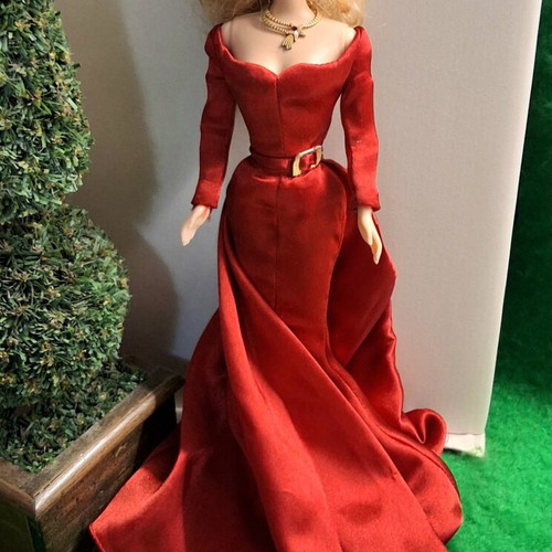 Barbie Hollywood Cast Party Doll 2001 Vintage Mattel Red Gown