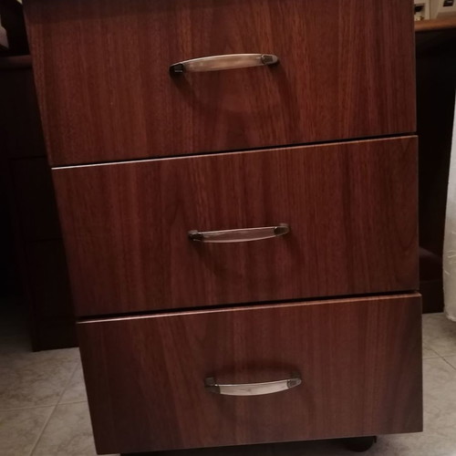 Desk used in excellent condition, set of 3 pieces
