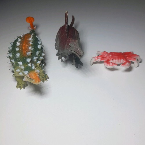 Rubber dinosaurs and animals used, set of 31 pieces