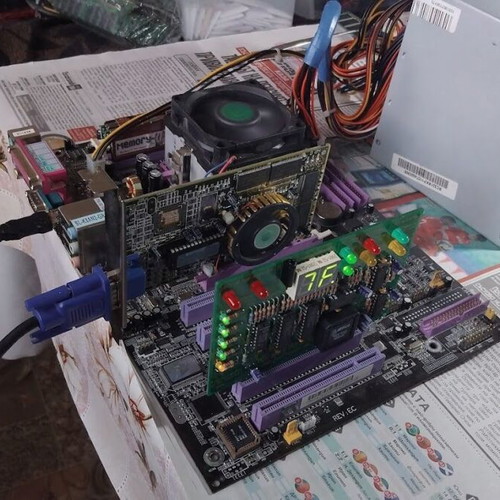 Soltek SL-K8AN2-GR motherboard with AMD Sempron 64 2800+ CPU, fan, and RAM like new