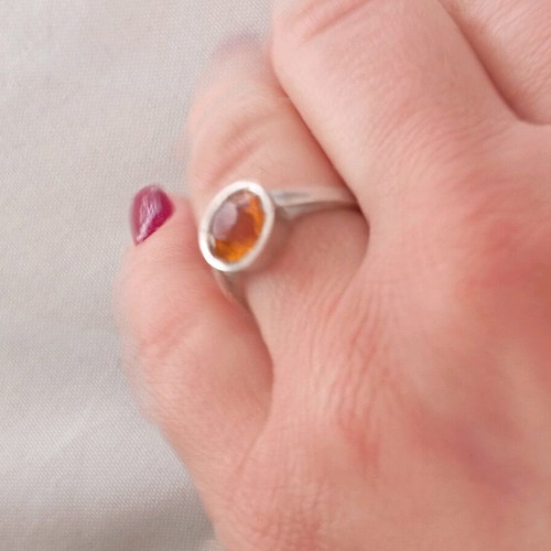 Silver solitaire ring 925 like new