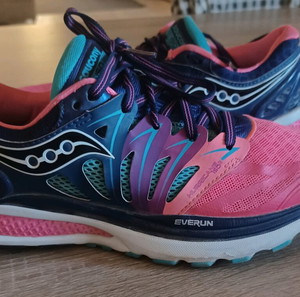 Saucony ανατομικά σε πολύ καλή κατάσταση προσφορά