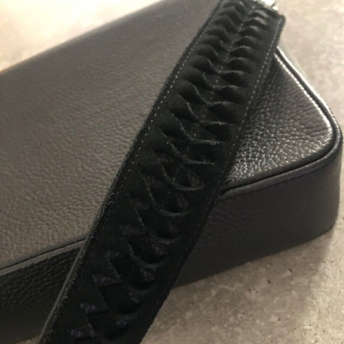 Parkhouse leather shoulder bag like new, black 20x26 cm