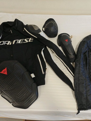 Dainese Racing 3 D-DRY μεταχειρισμένο, μέγεθος 50 με πλάτη