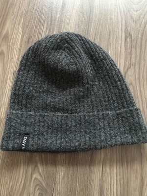 Day Et Copenhagen wool hat like new, gray
