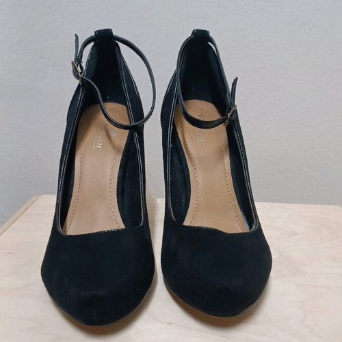 Mary Jane black high-heeled shoes like new, size 39