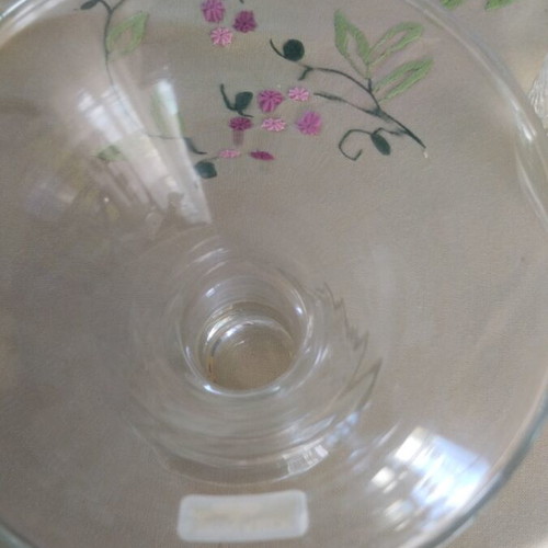 Leonardo glass vase like new with stem base and conical opening