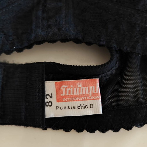 Triumph Vintage Lace Bra Size 70B New Black