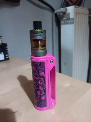 The Lema electronic cigarette with Innokin 4 ml atomizer like new, rare color with leather