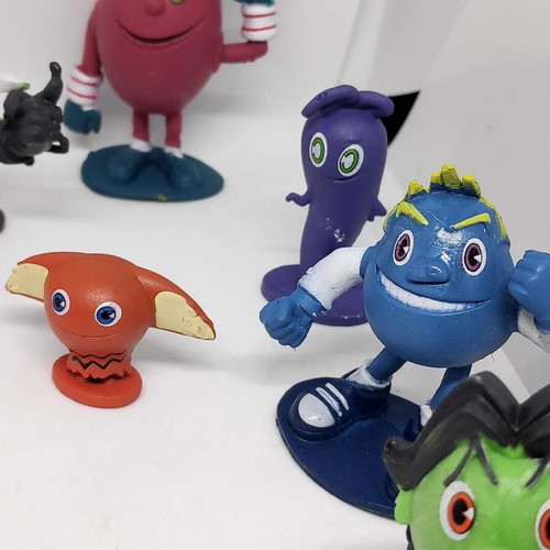 Pac-Man and the Ghostly Adventures collectible figure set of 12, like new