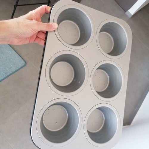 Muffin tray for 6 muffins like new