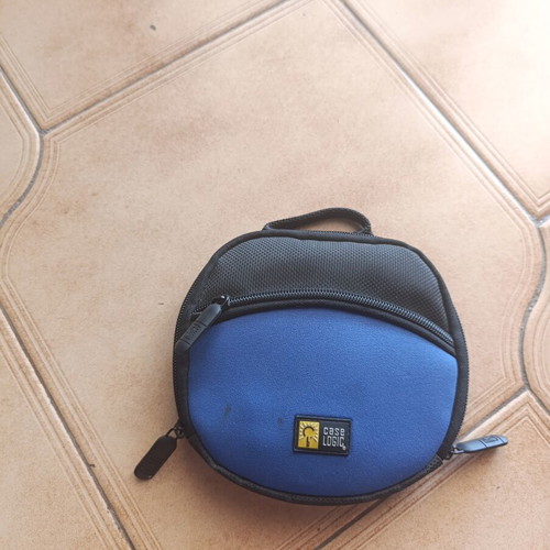 Case Logic CD Player and CD/DVD Carrying Case like new