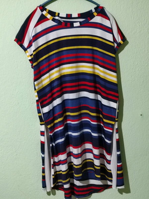 Sfizio women's dress like new, colorful, modern
