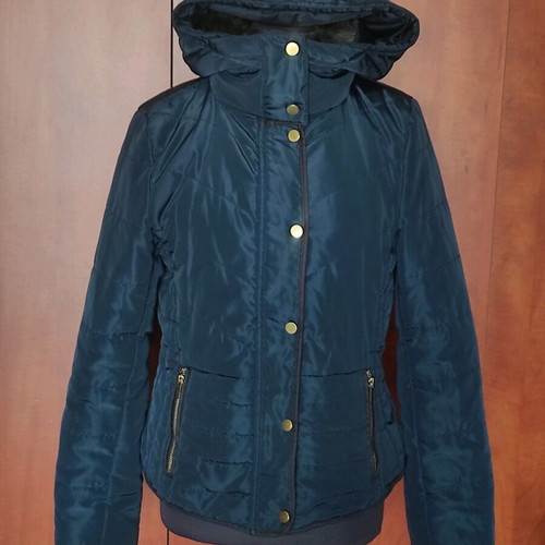 Women's quilted jacket H&M navy blue like new with fur