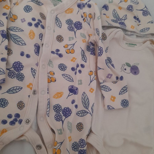 LC Waikiki baby clothing set like new, size 1-3 months