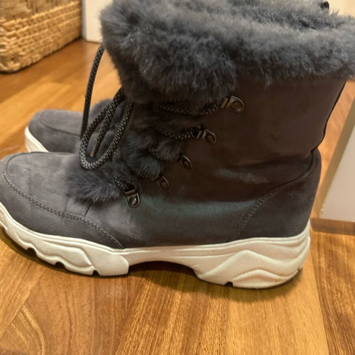 Oysho women's après-ski snow boots size 38 used, grey