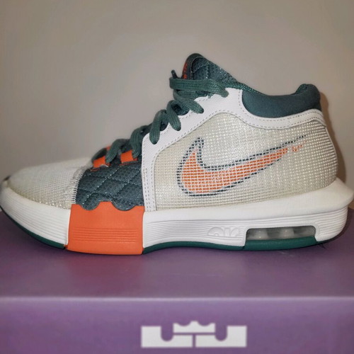 Nike Lebron Witness 8 basketball shoes size 40 like new, white-orange-green