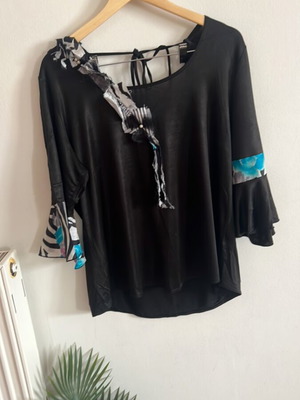 Elegant blouse size XL black like new