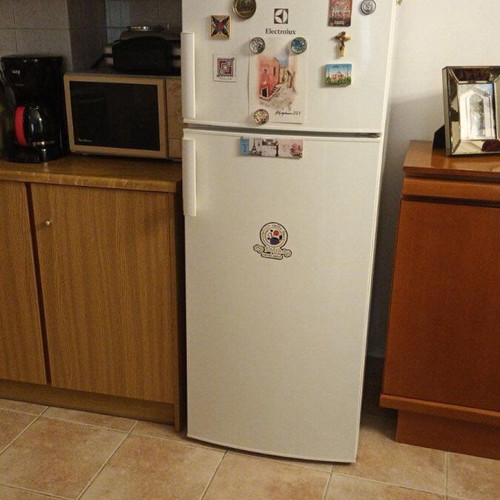 Electrolux refrigerator like new, in good condition