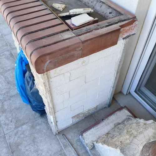 Built-in BBQ barbecue with firebricks and stone, 1.10m