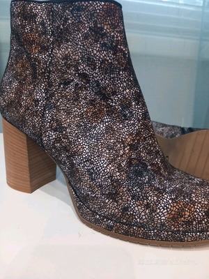 Mjus leather boots new, size 39, colorful