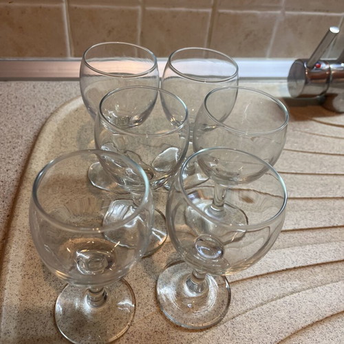 Wine glasses set of 6 like new