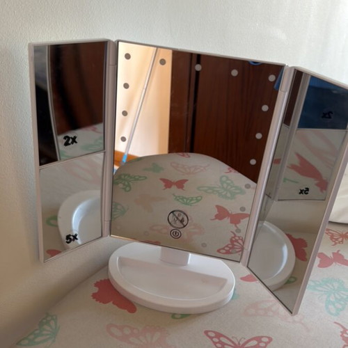 Cien triple makeup table mirror with LED light like new, white