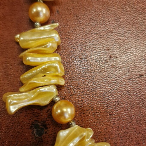 Shell necklace with silver beads and clasp 43cm new