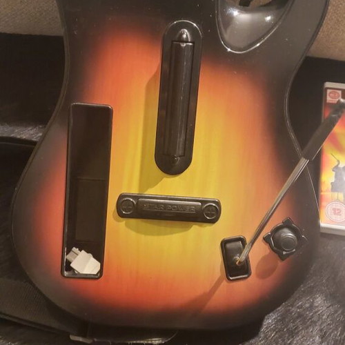 Guitar Hero 3 Guitar Wii like new with Guitar Hero World Tour game