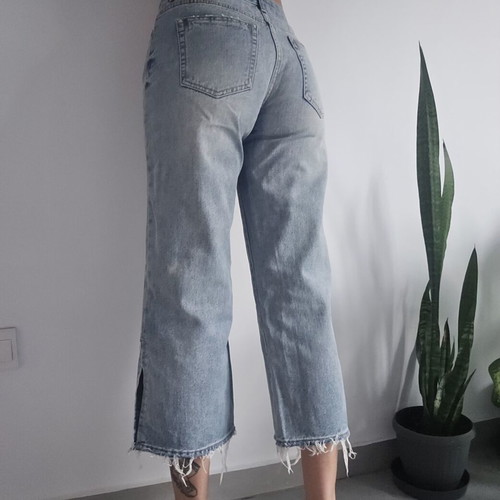 Stradivarius Bermuda jeans size small, blue