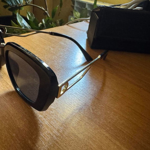 Sunglasses pack of 5 like new, various colors and brands