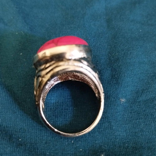 Silver 925 ring like new with synthetic stone