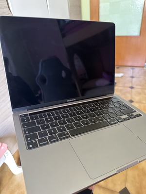 MacBook Pro M1 13.3" 2020 like new, Space Gray, 8GB RAM, 256GB SSD