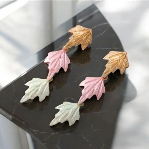Earrings new in pink and gold shades