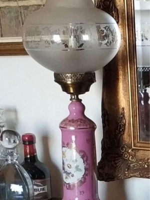 Porcelain lamp pink, like new