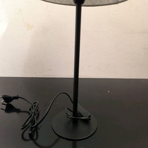 Metal table lamp with beige shade like new