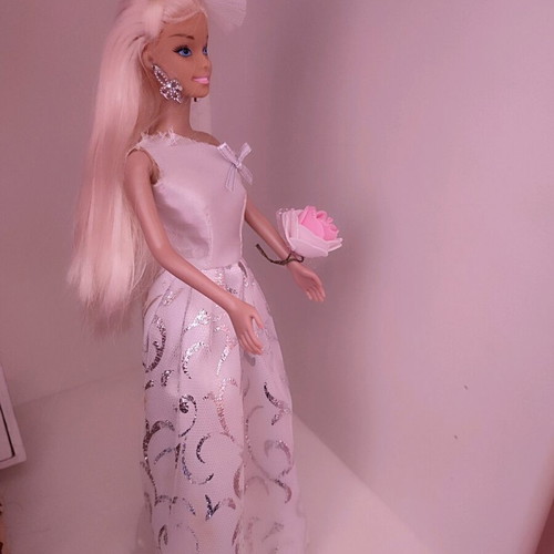Bride doll like new