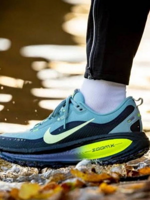 Ανδρικά αθλητικά παπούτσια Nike Vomero καινούργια, μέγεθος 43, πράσινα