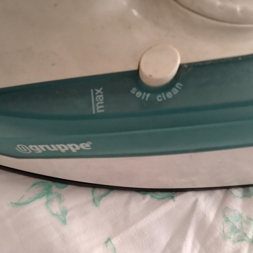 Steam iron like new