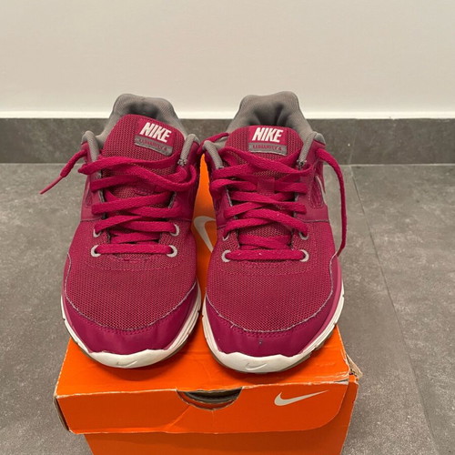 Nike Lunarfly 4 athletic shoes size 38 like new, purple