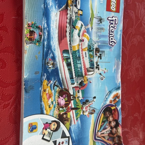 LEGO Friends Rescue Mission Boat used, 908 pieces, 4 minifigures
