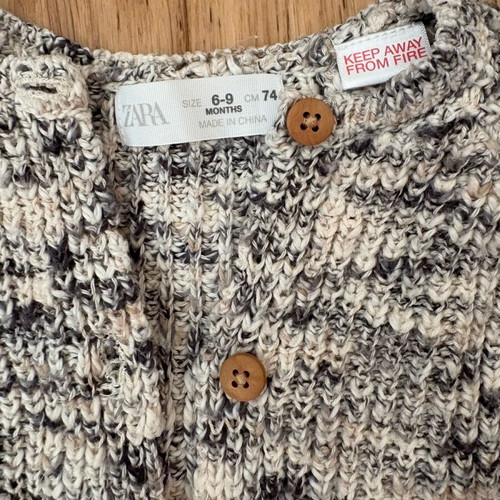 Knitted cardigan like new, unisex, size 6-9 months