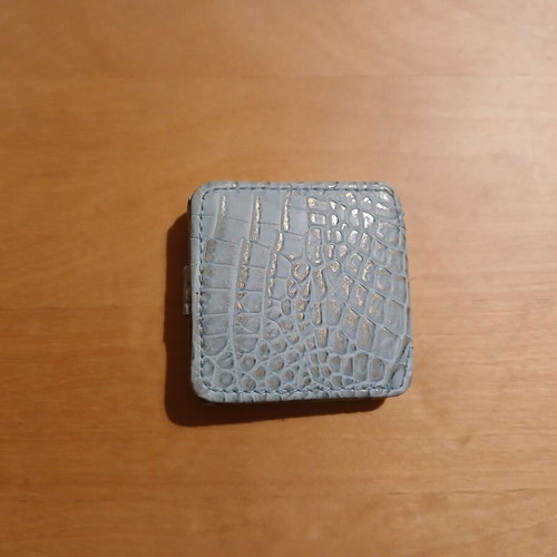 Pocket mirror with clasp like new