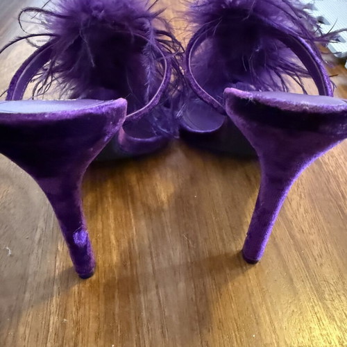 Zara purple velvet sandals size 37 new with heel and feathers