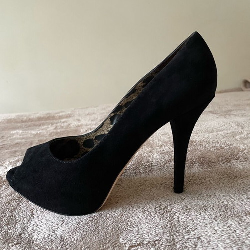 Dolce & Gabbana Suede Leather Heels Like New, Size 39, Black