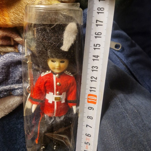 Vintage London Royal Guard souvenir doll like new