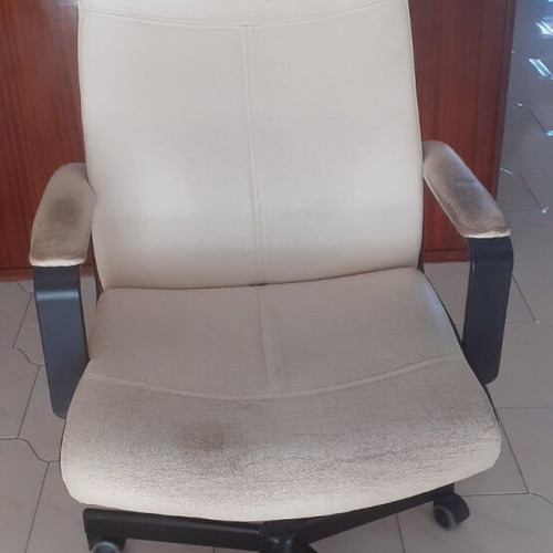 Office desk like new with executive chair and drawer unit