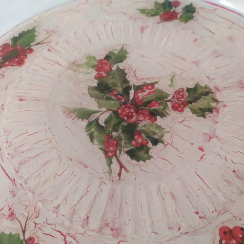 Serving tray like new with crackle design and floral pattern