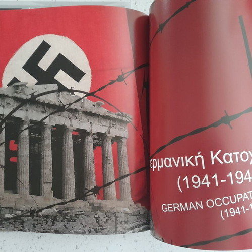 Photographic album like new dedicated to German occupation with 4 CDs