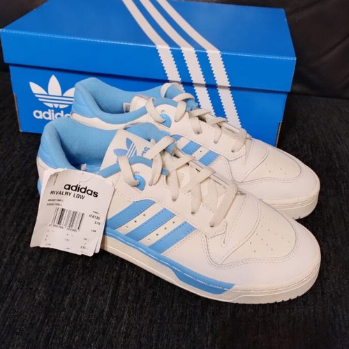 Adidas original leather sneakers size 38.5 new, sporty, white and blue